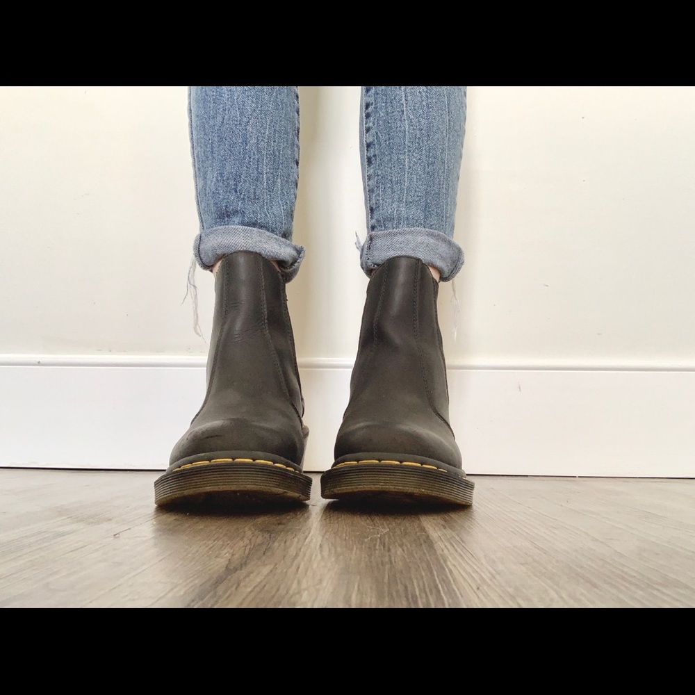 Dr. Marten Heeled Leather Chelsea Boot - Picture 4 of 10